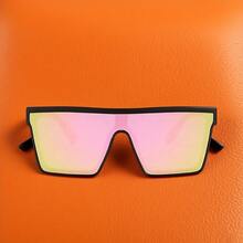 1副无框时尚装饰眼镜，采用优质PC材质和AC镜片，轻巧耐用，简约粉色设计——适合日常佩戴，是理想的礼物之选。 - 彩虹粉 - 查看 4