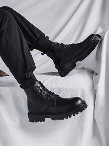 Botas casuales de caña alta para hombres, Botas De Trabajo Multifuncional, Botas negro para hombre, estilo británico, talla grande, de cuero, botas de trabajo casuales, con aumento de altura, adecuadas para todas las estaciones. - Cuero negro - Ver 10