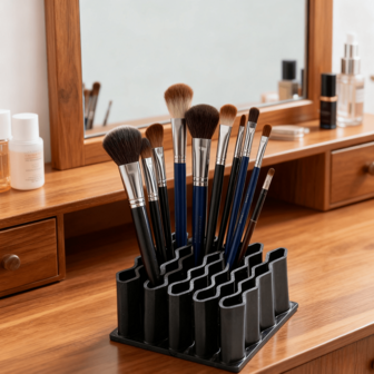 Multi-Functional Makeup Brush Holder, Black & White Rubber Material, Makeup Brush Drying Tool, Large Capacity Pen Holder Desk Organizer, Creative Multi-Functional Cultural Supplies, Vanity Table Silicone Storage Rack, Wave Pen Holder Eyebrow Pencil Cosmetic Cream Desktop Compartment Vertical Storage Rack