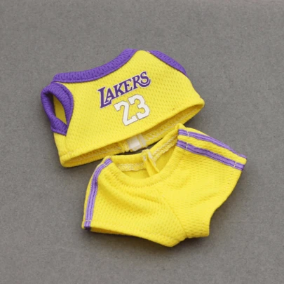 怪兽布娃娃湖人队23号黄色球衣短裤套装，可爱运动装，醒目的撞色设计，热门球迷/收藏品，热销展示/礼品，正宗运动风格，篮球赛季必备，展现球队精神，时尚娃娃装