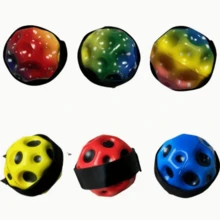 1 قطعة دوران صغير للرسغ واليد مع سير المعصم، كرة تمرين ماسكة مريحة مطاطية، من بوليستر ترموبلاستيك متين، بنمط الفضاء والقمر، مناسب للتسلية والرياضة في الهواء الطلق - بدون محرك، بدون طاقة مطلوبة، كرة مطاطة على شكل القمر، لعبة كرة مرنة قابلة للرمي مع سير الرسغ