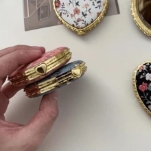 1pc/2pcs Portable Heart-Shaped Folding Makeup Mirror With Cute Fabric Case & Printed Pattern - Double-Sided Cosmetic Mirror, Ideal Gift For Women, Girls, Mothers, Friends & Wives, Compact Mirror, Vanity Mirror For Home, Travel