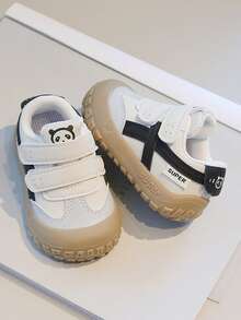 1双幼儿儿童休闲户外防踢透气运动鞋，男女通用 - 黑與白 - 查看 3