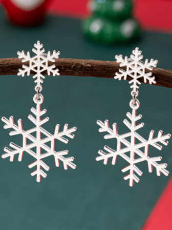 Chic Snowflake Dangle Earrings For Women - Perfect For Christmas & Casual Attire