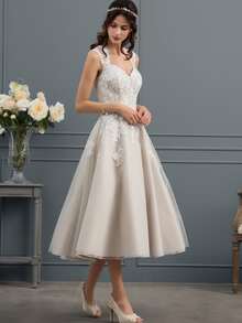 Enchanting Ball Gown Princess Wedding Dress With Romantic Sweetheart Neckline And Flattering Tea-Length Hem | Stunning Bride Gown Crafted From Delicate Tulle And Intricate Lace, Adorned With Sparkling Sequins And Feminine Details, Featuring A Voluminous Skirt And Fairy-Tale Silhouette Perfect For Garden Weddings, Civil Ceremonies, Romantic Dates, Birthday Parties, Singles' Socials, Prom Nights, Anniversary Celebrations, Vacation Getaways, Cocktail Events, Graduation Balls, And Sophisticated Formal Occasions | This Timeless And Versatile Dress Is Designed In Size XS And Beyond With Playful Elegance, Ideal For Church Gatherings, Beach Receptions, Evening Parties, Photoshoots, And Creating Unforgettable Fashion Moments As A Bride, Bridesmaid, Or Wedding Guest Ensemble. - 白色 - 查看 4