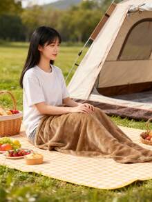 Chăn sưởi điện USB, 3 mức nhiệt độ. Chất liệu vải nhung mềm mại, phù hợp cho mọi mùa, giữ ấm tốt, có thể giặt máy. Thích hợp sử dụng trên ghế sofa, giường hoặc văn phòng. Món quà Giáng sinh hoặc tân gia lý tưởng. Tấm sưởi USB dành cho người lớn, chất liệu nhung mềm mại, thích hợp cho thời tiết mùa đông lạnh giá và nhiều không gian khác nhau. Chăn sưởi, chăn ấm mùa đông. - 100*80cm - Xem 8