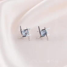 2只别致几何方形耳钉，镶嵌闪亮立方氧化锆——休闲装扮及送礼佳品 - 彩色 - 查看 10