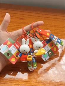 。 Makes a Perfect Present for Children & Teens, Adorable Decor for Your Keys or Bag, High-Quality Stuffed Toy, Easy to Attach with Metal Clip - 蘋果 - 查看 8