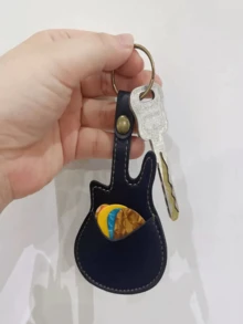 1pc Guitar Pick Holder Keychain, Personalized Guitar-Shaped Faux Leather Pick Pouch With Stitching Closure, Guitar Pick Case, Suitable For Holiday Gifts - Multicolor - View 6