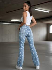 Jeans Wide Leg de Talle Alto Para Mujer, Mezclilla Lavado Claro, Pantalón de Pierna Súper Ancha con Detalle de Bordado de Mariposas o Laser de Margaritas, Cierre de Botón Diamantado y Costuras Reforzadas – Estilo Casual Urbano y Cómodo. - Flores DN-BL2011 - Ver 4