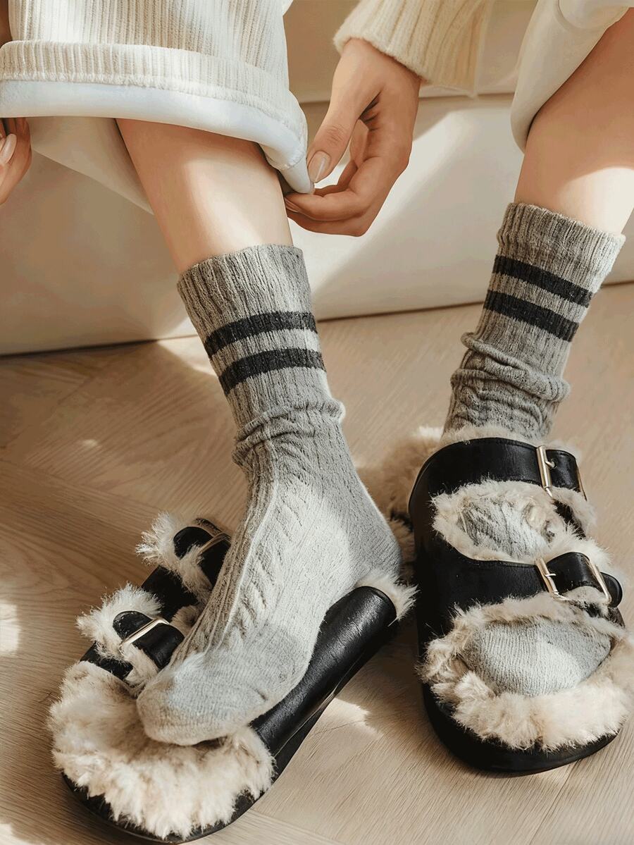 5 Paar, Damen einfache zweifarbig gestreifte Socken für den Winter, Krapfen-Twist College-Stil Socken, verstärkte Thermalsocken, Damen mittellange Röhrensocken und Plüschsocken zum Tragen mit Schneestiefeln. - Verschiedenfarbig - Übersicht 1