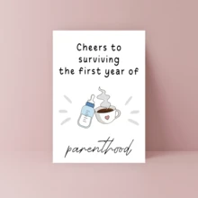 1张“祝贺度过为人父母的第一年”圣诞贺卡/生日贺卡/新年贺卡 - 温馨设计，咖啡和家庭插图，完美适用于新手父母、纪念重要时刻和节日祝福，节日贺卡 | 喜庆设计 | 个性化定制，新生儿礼物 - 彩色 - 查看 7