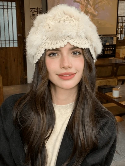 1. 纯色女士兔毛渔夫帽，舒适可爱，适合秋冬季户外穿着，情人节及冬季穿搭