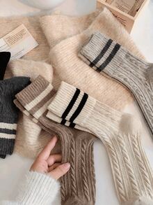 5 Paar, Damen einfache zweifarbig gestreifte Socken für den Winter, Krapfen-Twist College-Stil Socken, verstärkte Thermalsocken, Damen mittellange Röhrensocken und Plüschsocken zum Tragen mit Schneestiefeln. - Verschiedenfarbig - Übersicht 7