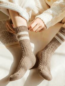 5 Paar, Damen einfache zweifarbig gestreifte Socken für den Winter, Krapfen-Twist College-Stil Socken, verstärkte Thermalsocken, Damen mittellange Röhrensocken und Plüschsocken zum Tragen mit Schneestiefeln. - Verschiedenfarbig - Übersicht 10