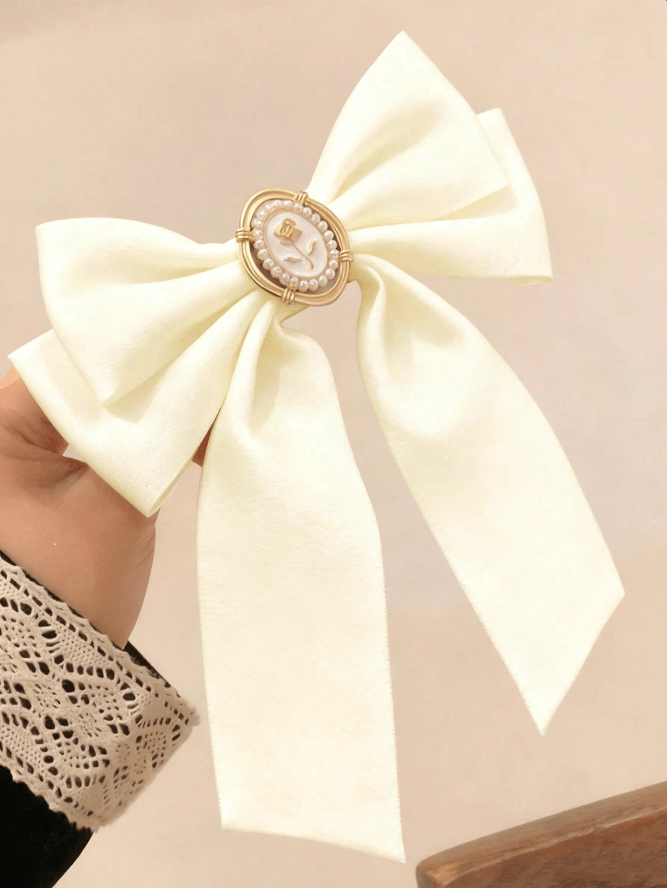 قطعة واحدة من اكسسوارات الشعر المصنوعة من القطيفة، دبوس شعر بفيونكة ذيل طويل، دبوس شعر جميل لربطة الشعر، دبوس شعر على شكل تمساح، دبوس شعر بفيونكة، مشبك شعر، دبوس شعر للنساء، اكسسوارات رأس، اكسسوارات شعر للنساء - 1 قطعة بيضاء - مشاهدة 1