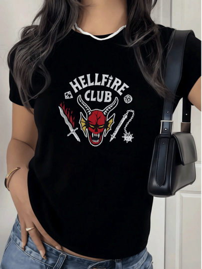 Camiseta de mujer con estampado 'Hellfire Club',diseño original de demonio con espada y dados. Estilo casual,220g,perfecta para uso diario.