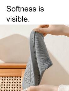 Pantuflas cálidas para hombres para uso en interiores en otoño e invierno, antideslizantes, resistentes al desgaste, pantuflas esponjosas para hombre en invierno [corre un tamaño pequeño], zapatillas de casa con suela gruesa y cálida para hombres y mujeres, pantuflas con forro de felpa adecuadas para otoño/invierno