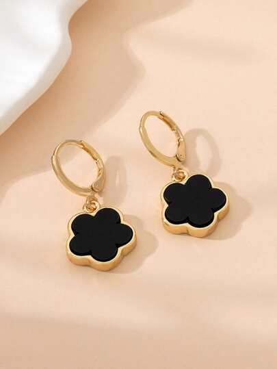 1 Pair Fashionable Metal Four-Leaf Clover Pendant Earrings For Girl