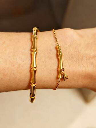 一套优雅的不锈钢竹节饰品套装，适合女性日常佩戴，或作为节日礼物送给爱人/朋友。