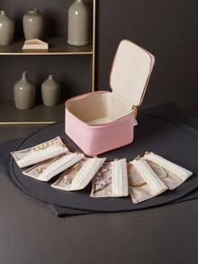 صندوق مجوهرات سفر كبير السعة مع 12 كيس مخمل للمجوهرات، منظم مجوهرات سفر للنساء، صندوق مجوهرات للنساء للعقود والخواتم والأقراط، مناسب كهدية لصديقاتك وأصدقائك والفتيات في المناسبات والأعياد وعيد الأم. منظم تخزين للنساء للسفر والضروريات والعودة للمدرسة والسكن الجامعي وديكور الخريف - متعدد الألوان - مشاهدة 23