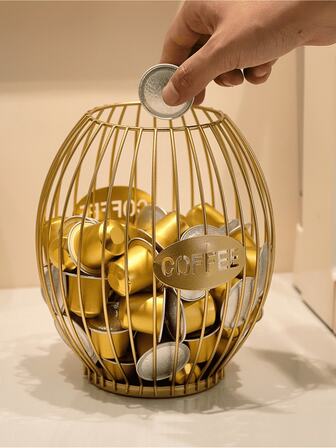 1个金色咖啡胶囊收纳盒 - 不锈钢材质，可容纳30颗咖啡胶囊，兼容/，也适合存放零食、水果、玩具；可作为桌面、厨房、卧室的装饰配件，新年礼物及装饰品