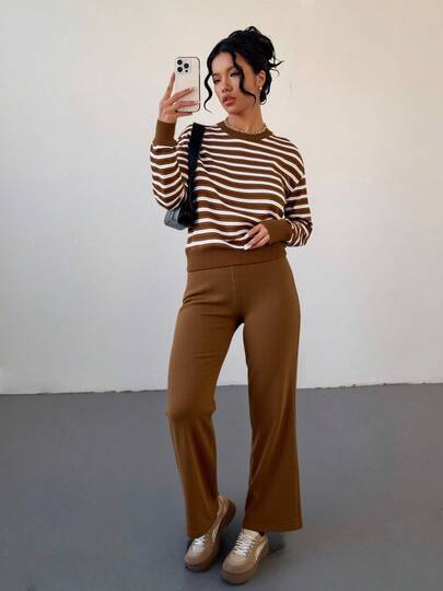 Conjunto basico con sueter de cuello redondo estampado de rayas con manga larga y pantalon liso
