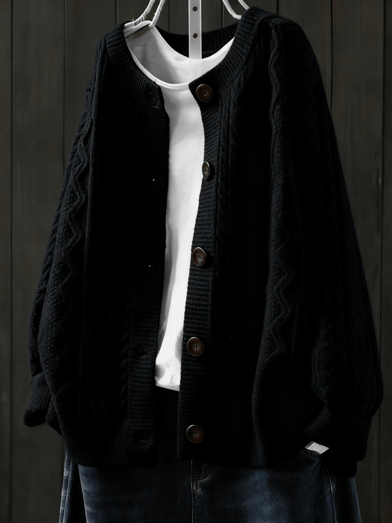 大码女式开衫，纯色优雅成熟知性风，适合圣诞节穿着，长袖百搭大码女式针织毛衣