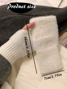 A Pair Of Solid-Color Faux Fur Knitted Half-Finger Gloves, Customizable With Text, Unisex, Versatile, Suitable For Outerwear, Daily Travel, Winter Warmth, Christmas, And Everyday Use.