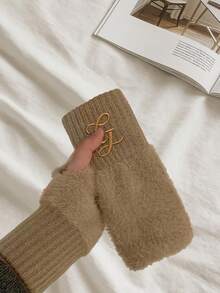A Pair Of Solid-Color Faux Fur Knitted Half-Finger Gloves, Customizable With Text, Unisex, Versatile, Suitable For Outerwear, Daily Travel, Winter Warmth, Christmas, And Everyday Use.