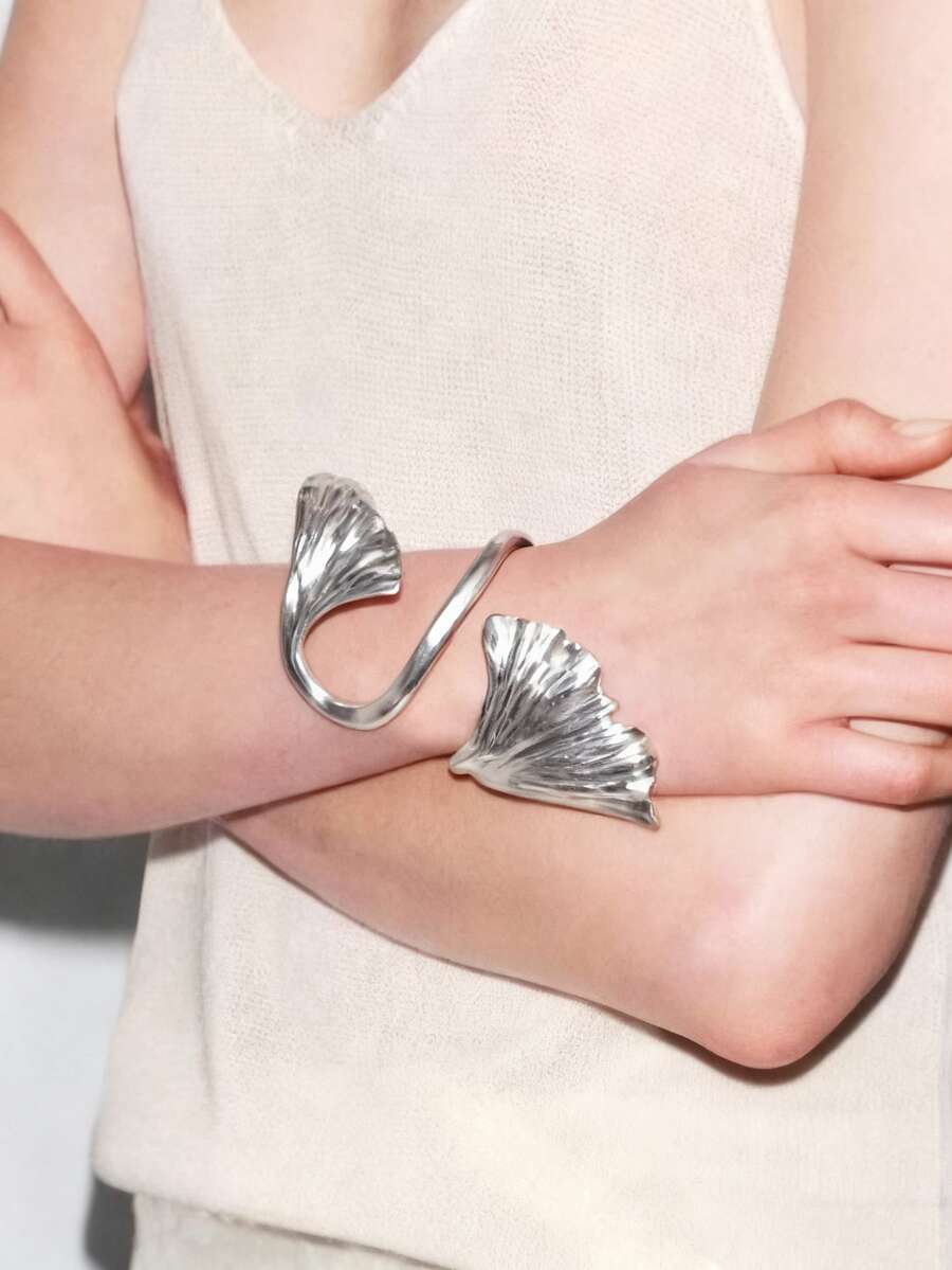 1件女士优雅白色珐琅鸢尾叶手链 - 金色法式时尚设计，适合日常和派对佩戴，四季皆宜的百搭饰品 - 銀色葉子 - 查看 1