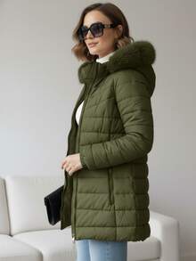 MODA MANIA Chaqueta Acolchada Para Mujer Premium, Súper Cálida con Capucha de Pelo Sintético Desmontable, Estilo Moderno y Funcional para Invierno y Otoño - Verde Oliva - Ver 3