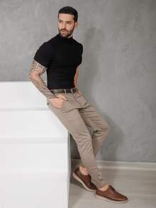 Men's Smart Casual Trousers In Premium Satin Fabric With Tailored Detail And Welt Pockets - 米色 - 查看 4