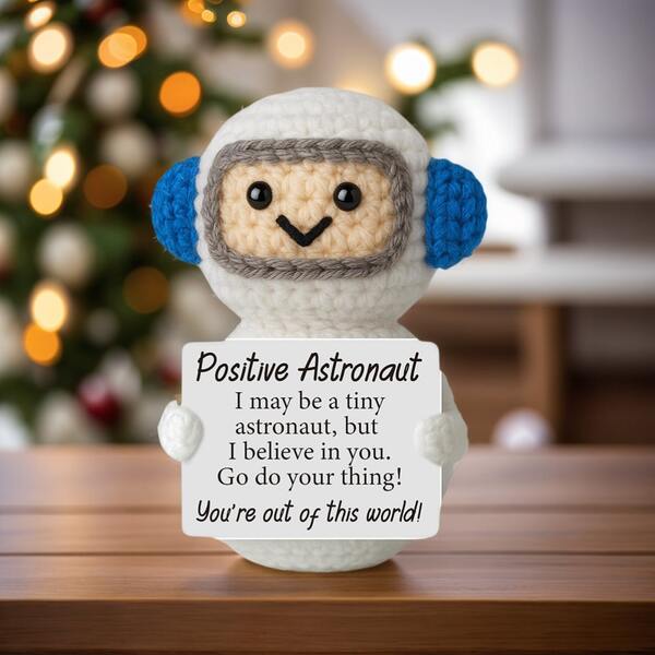 1pc Handmade Crochet Desktop Decor Ornament, Cute Astronaut Doll Figurine, Ideal Gift For Best Friend, Birthday, Girlfriend, Sister, Mom, Grandma, Coworker, Family, Keychain, Positive Emotion, Party, Halloween, Christmas, Plush Doll, Room Decor, Souvenir