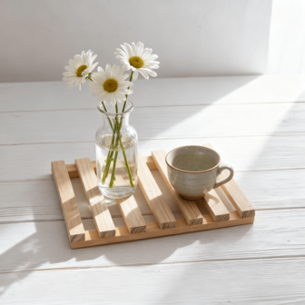 1件实木格栅花盆托盘，阳台绿植收纳，简约家居装饰，透气排水，多功能收纳，北欧风格，匠心工艺，防滑稳固