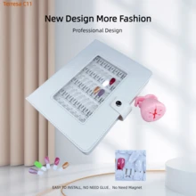 150 piezas Libro de exhibición de esmalte de uñas removible - Tarjeta de color de gel de plástico. Álbum de hojas sueltas desmontable para almacenar y exhibir esmalte de uñas de gel. Instalación fácil, sin necesidad de pegamento: Nuestro álbum de tarjetas de color de esmalte de uñas de 120 colores adopta un diseño de hebilla de tarjeta fija, simplemente inserte la tarjeta de placa de uñas de repuesto, estable y , no se caerá. - transparente - Ver 4