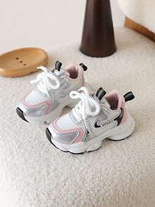 1双儿童夏季网面透气运动鞋，女童休闲厚底鞋