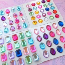 5/10张水钻贴纸，工艺饰品 - 自粘水晶水钻贴纸，手工宝石水钻贴纸，亚克力闪亮心形贴纸，工艺用品。这些闪亮的珠宝贴纸由亚克力制成，您可以轻松撕下闪闪发光的水钻贴纸，并将其粘贴在工艺品和活动上，不会留下任何痕迹。多种形状：套装包含多色和各种尺寸的3D水钻贴纸。颜色随机。 - 彩色 - 查看 7