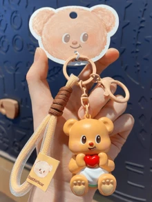 Phiên bản Sitting Edition, Móc khóa hình gấu bơ ngồi – Mặt dây chuyền hoạt hình dễ thương được cấp phép cho chìa khóa và túi xách, Móc khóa thời trang và bền bỉ với mặt trái tim, Món quà hoàn hảo cho những người yêu thích Anime, Phù hợp cho bé gái và thanh thiếu niên, Tuyệt vời để sử dụng hàng ngày và du lịch - Kiểu ngồi - Xem 2