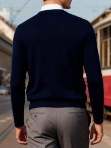 Suéter de cuello en V de unicolor para hombre de ALTZTAR, capa base casual y cómoda para primavera y otoño - azul real - Ver 2