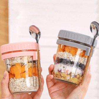 Recipientes de avena overnight con tapas y cucharas, tarros herméticos de gran capacidad para leche, cereales, frutas, taza de desayuno portátil para leche, taza de vidrio para ensalada/yogur para mujeres, tarros Mason con tapa para llevar cereales, recipiente de almacenamiento de ensalada de verduras y frutas con marcas de medición, regalo de vuelta a la escuela.