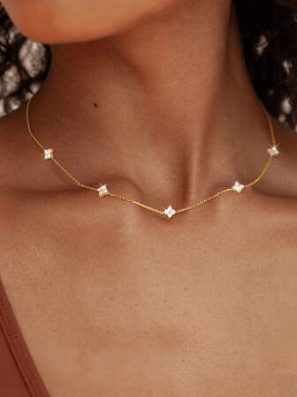 1pc Rhinestone Clover Chain Necklace, Minimalist Zirconia Lucky Four-Leaf Clover O-Shape Clavicle Chain Necklace, Delicate & Versatile Jewelry For Women And Girls