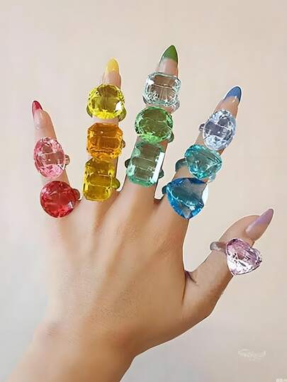 20个装 - 塑料戒指，各种形状和颜色，塑料宝石戒指，适合作为派对礼物、生日礼物、服饰配件和新年礼品袋填充物（随机形状和颜色）