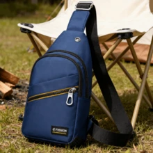 Bolso bandolera informal para hombre Diseño minimalista con múltiples opciones de color Amplia capacidad para los objetos esenciales del día a día Correa ajustable para el hombro en tejido resistente Cómodo y versátil Bolso bandolera para hombre para ir al trabajo - Azul - Ver 7