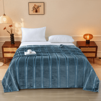 1pc Comfortable Traditional Style Striped Lurex Crafted Blanket, Soft Flannel (Polyester Fiber), Suitable For Warm Travel And Home Use