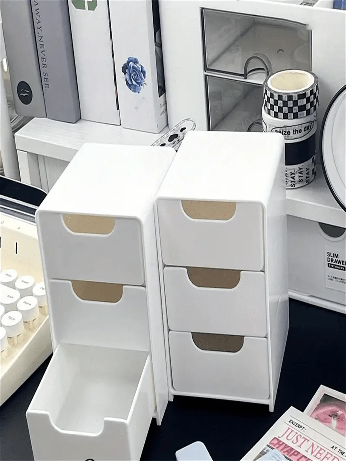 1/2件装三层桌面收纳盒，带抽屉，非常适合整理办公用品、发夹、珠宝和化妆品，可用作化妆品收纳盒、桌面配件和家居用品收纳盒。