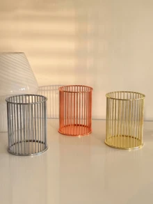 1个北欧风金色笔筒兼化妆刷收纳架，可收纳各种化妆刷，适合居家旅行，是送给女性的礼物、圣诞礼物、送礼佳品，也是房间装饰的理想之选。 - 彩色 - 查看 7