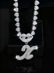 CVNANA قلادة سلسلة مربوطة مزخرفة مليئة بالألماس للرجال والنساء، قلادة حرف الهيب هوب لشفة الشفاه المزخرفة، هدية مجوهرات للفتيات.