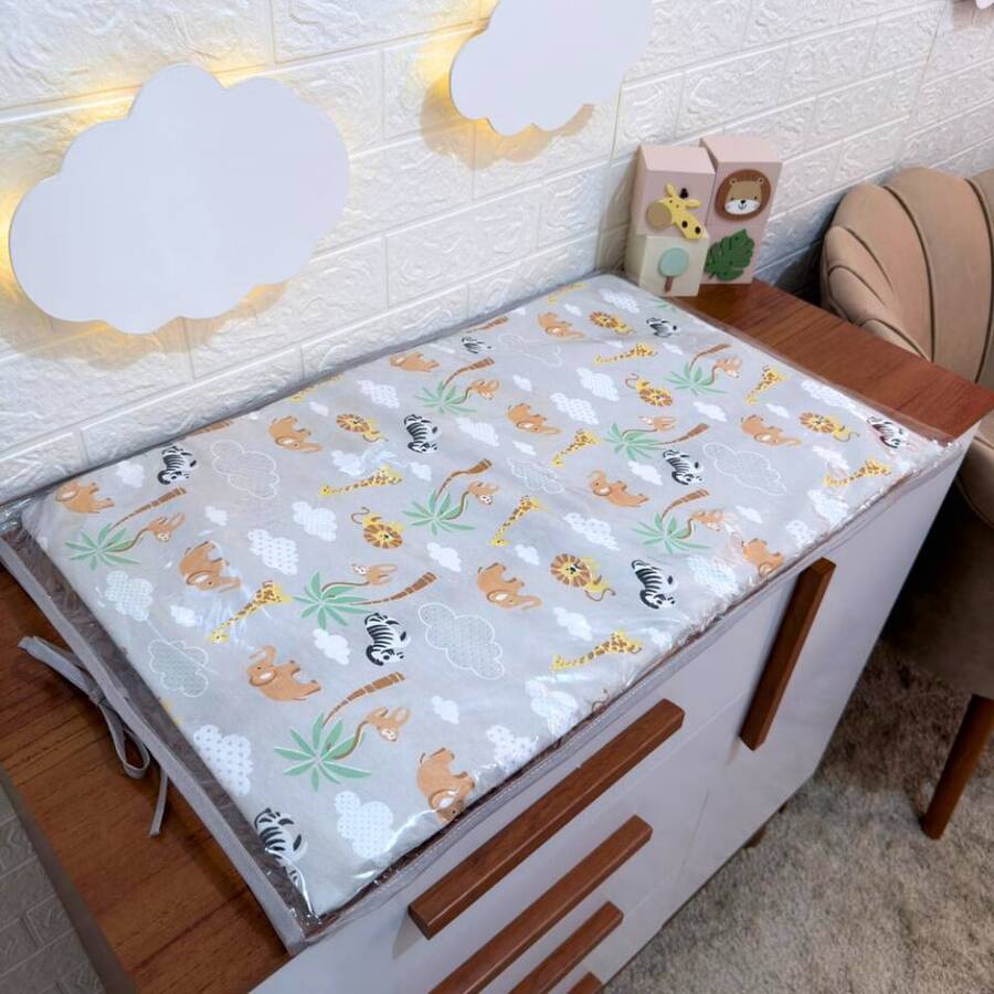 Trocador de Cômoda para Bebê com Plástico Impermeável - Safari Cinza - Visão 1