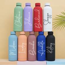 Botella de agua personalizada de acero inoxidable, botella personalizada, botella personalizada, regalos para damas de honor, vaso personalizado, botella aislada, botellas de agua, botella de agua con monograma, botella de agua personalizada, botellas de agua a granel, botellas personalizadas, regalo para dama de honor, vaso de agua personal, taza de agua deportiva, botella, regalo para la fiesta nupcial, regalo para maestro, diseño elegante - Personalización de texto horizontal - Ver 2